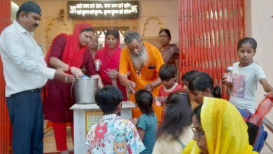 Thandai was distributed on Ekadashi in the Labor Colony