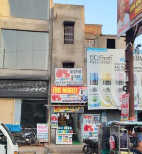 Firozabad Buy/Sell/Rent, किराये हेतु उप्लब्ध, गैर रिहाइशी A three storey shop available for rent at a prime location on Station Road